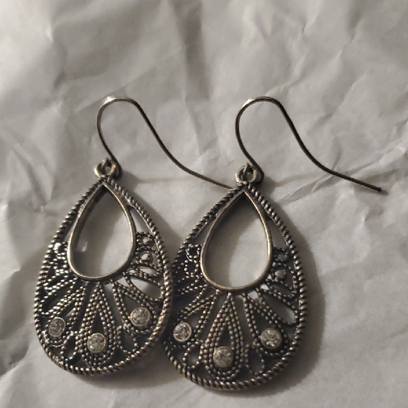 Jewelry - Filgree Open Oval Silvertone Rhinestone Elegant Silver Teardrop Earrings